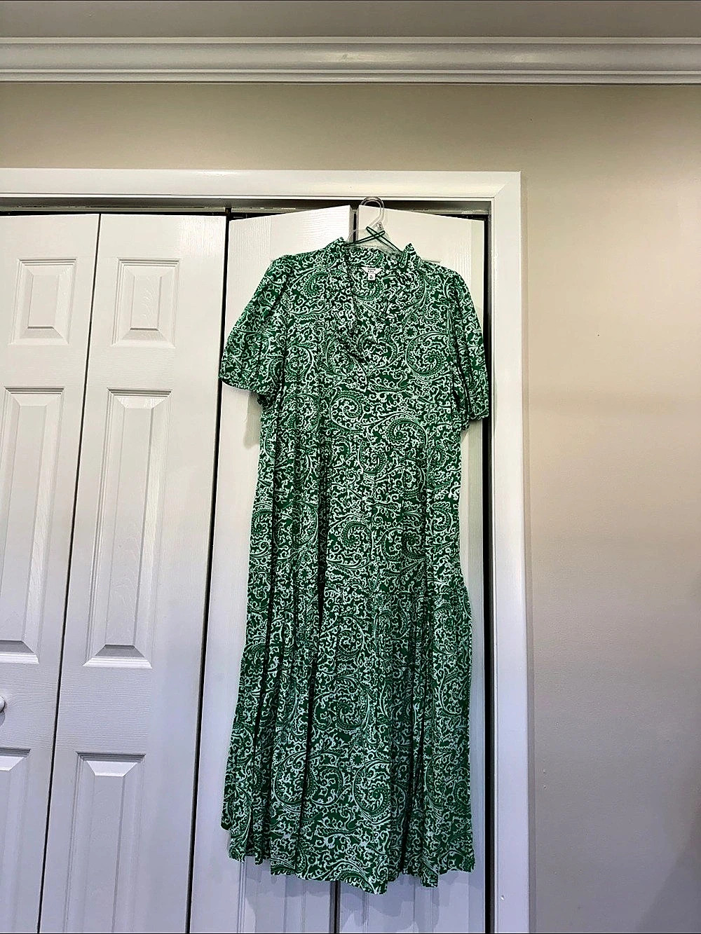Crown & Ivy Paisley Maxi Dress in Green & White